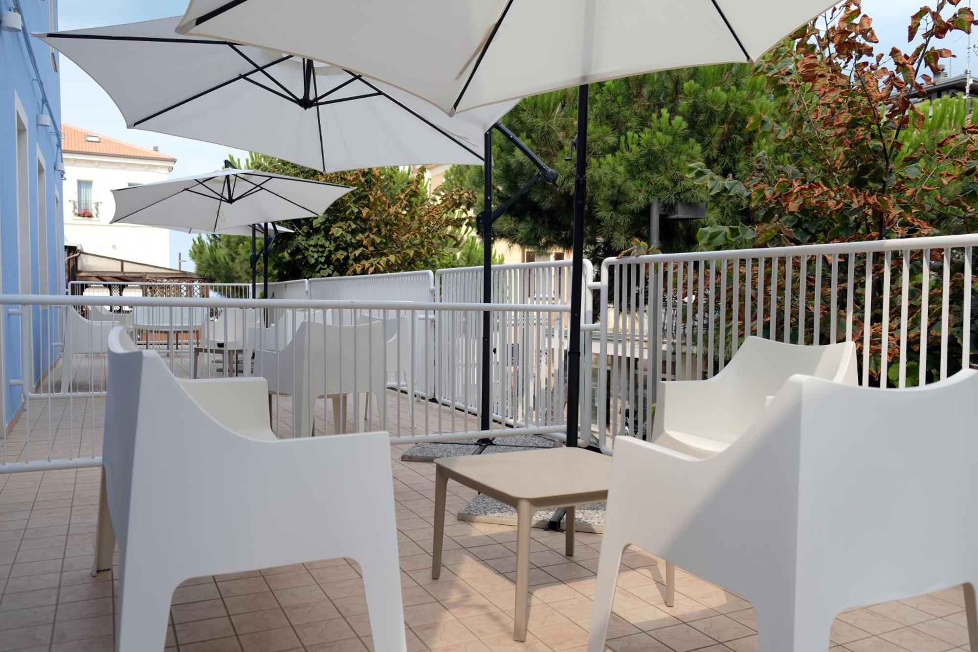 Hotel Canasta ริมินี ภายนอก รูปภาพ